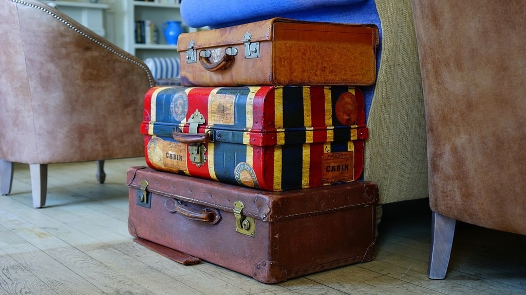 Essential Packs for Sudden Escapes